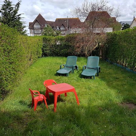 Appartement 2 Pieces Rez-De-Jardin A 2 Pas De La Plage Et De La Thalasso Cabourg Buitenkant foto