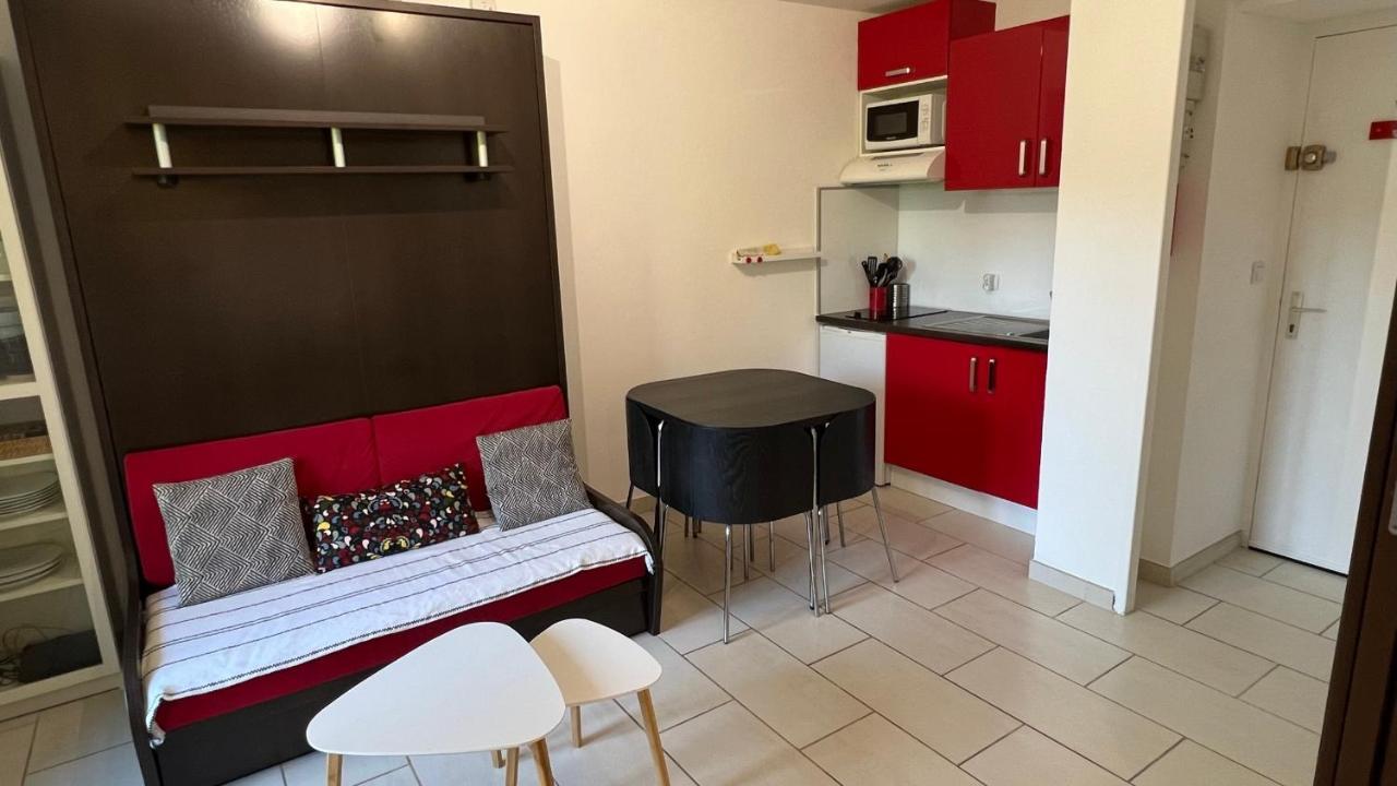 Appartement 2 Pieces Rez-De-Jardin A 2 Pas De La Plage Et De La Thalasso Cabourg Buitenkant foto