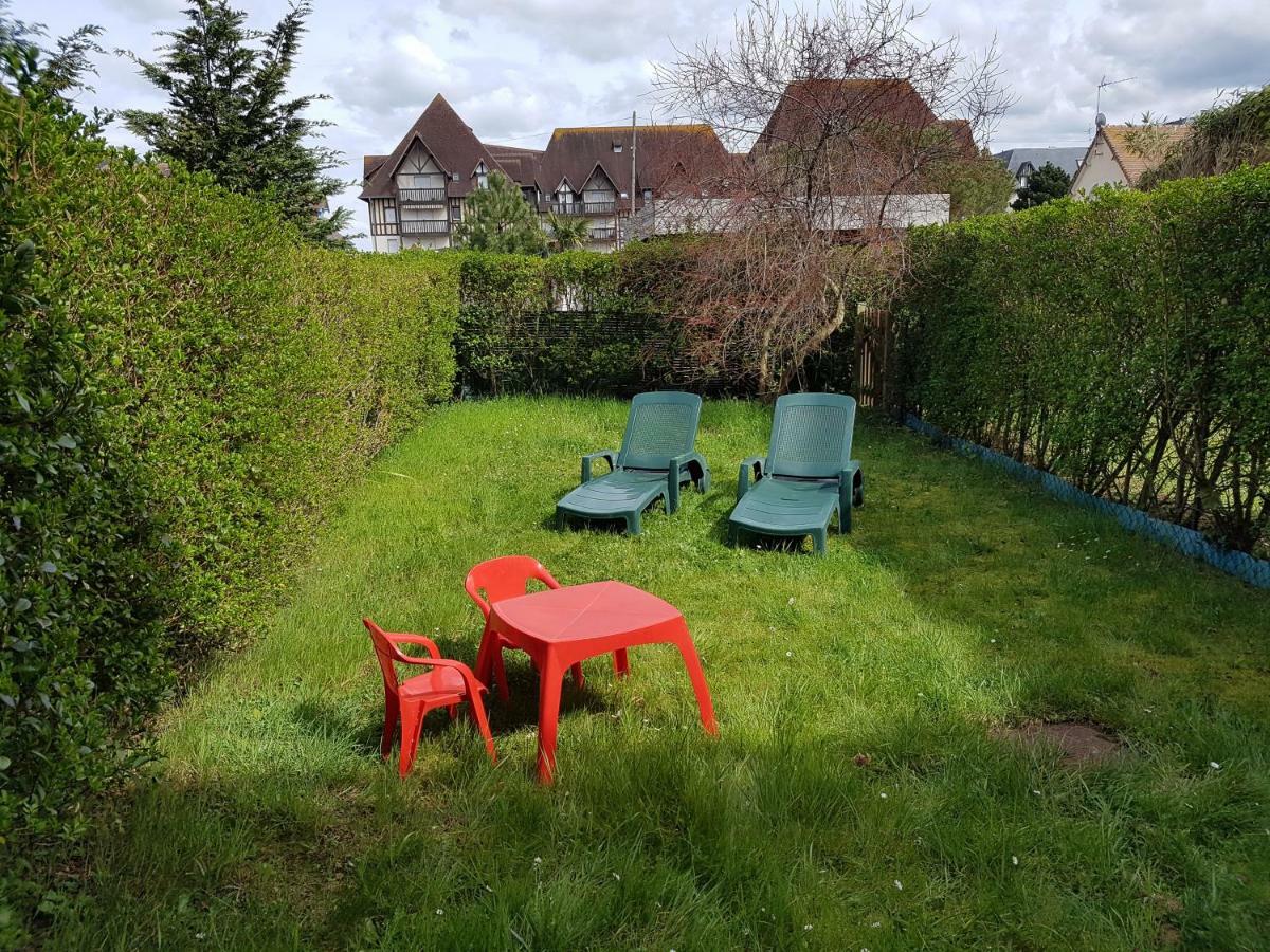 Appartement 2 Pieces Rez-De-Jardin A 2 Pas De La Plage Et De La Thalasso Cabourg Buitenkant foto