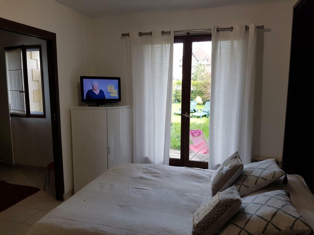 Appartement 2 Pieces Rez-De-Jardin A 2 Pas De La Plage Et De La Thalasso Cabourg Buitenkant foto
